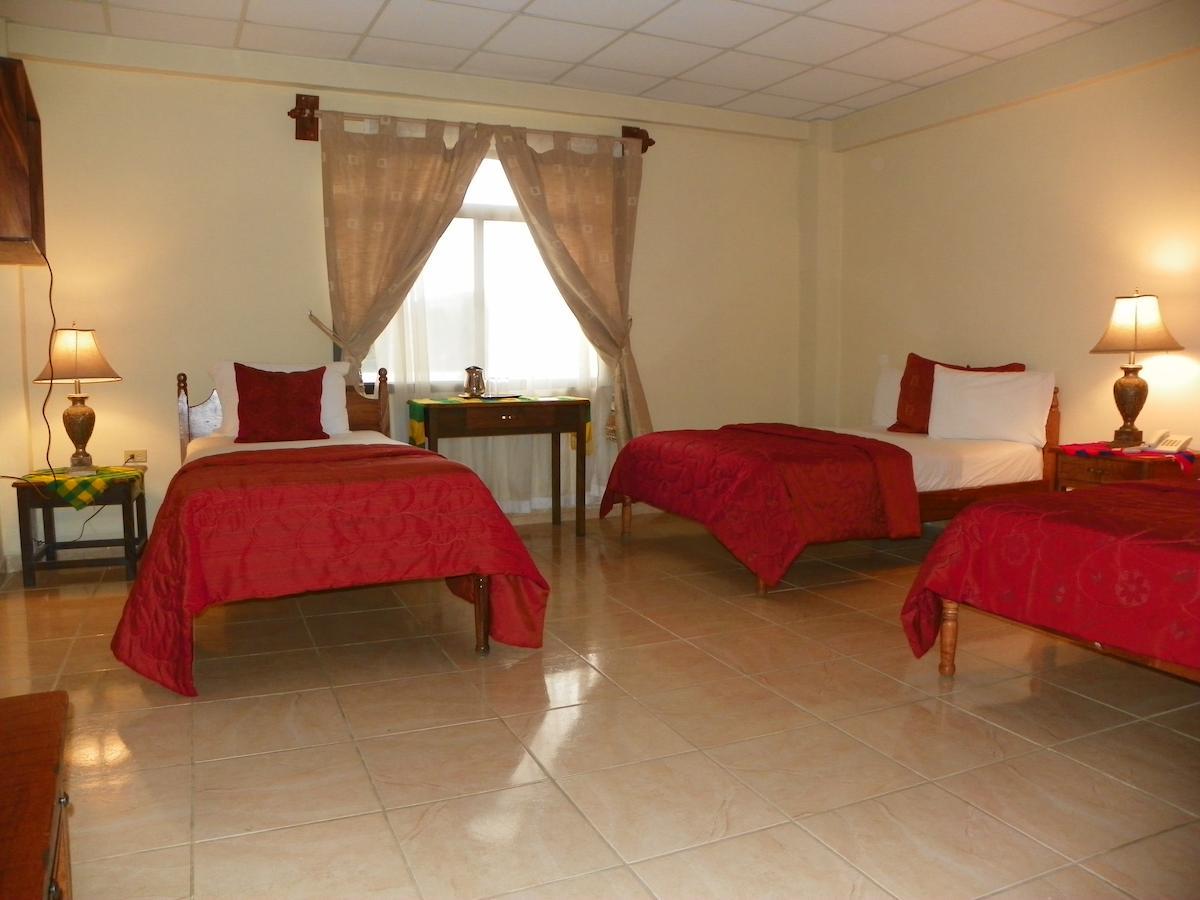 Hotel Ipsan Nah La Esperanza الغرفة الصورة